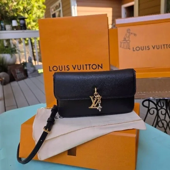 NWB Louis Vuitton Wallet on Chain Bloom purse Black w/receipt and box - Picture 1 of 7